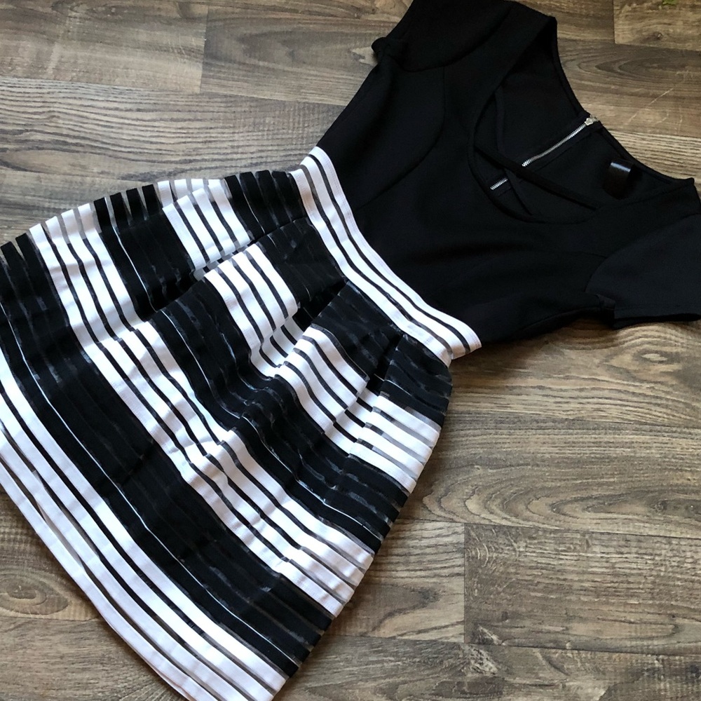Trixxi Size 7 Caged Detail Dress
